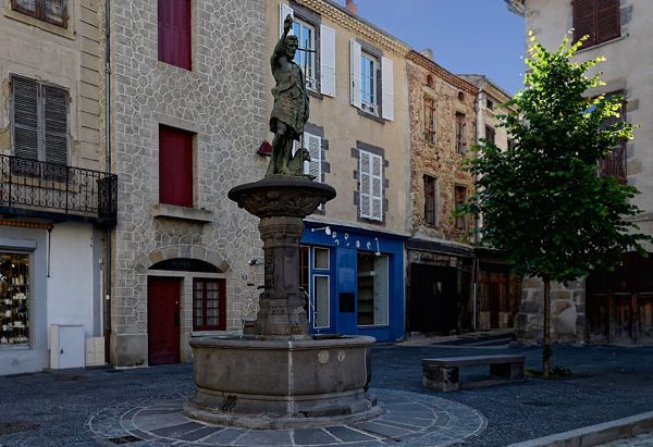 La Fontaine Place Saint-Jean