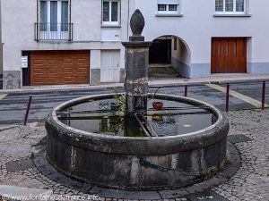 La Fontaine Place de l'Ancienne Mairie
