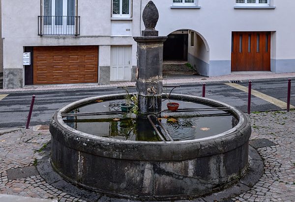 La Fontaine Place de l’Ancienne Mairie