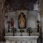 Statue de la Vierge au dessus de l'autel