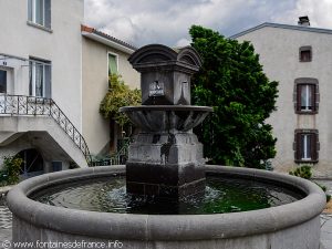 La Fontaine Place du Mas