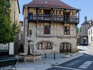La Fontaine Place Jean Jaurès