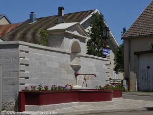 La Fontaine rue Neuve