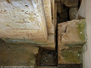 Reste de colonne du précédent édifice