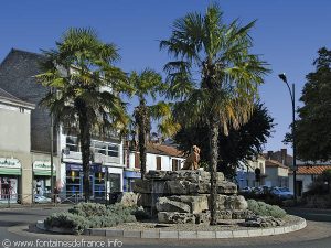 La Fontaine du Lion des Quatre Chemins