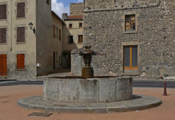 La Fontaine Place de la Vigne