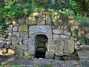 La Fontaine et le Lavoir