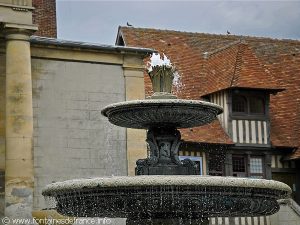 La Fontaine Place du Tribunal