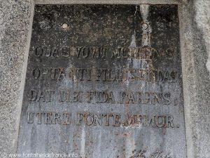 Plaque souhaitée par Madame la Comtesse de Brossard