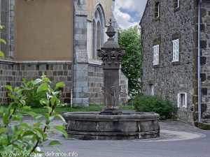 La Fontaine Place du Village
