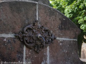 La Fontaine Place de l'Eglise