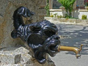 La Fontaine Place de la Faïencerie