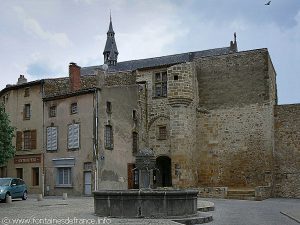 La Fontaine Place du Vieux Marché