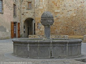 La Fontaine Place du Vieux Marché