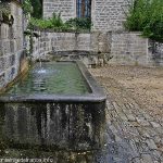 La Fontaine Abreuvoir Hameau de la Chaleur