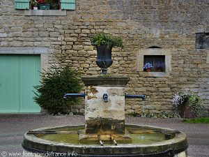 La Fontaine du Hameau de Géligny