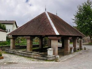 La Fontaine du Lavoir Place du Marais