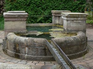 La Fontaine Lavoir Abreuvoir