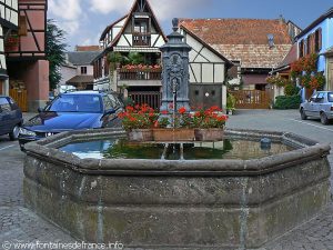 La Fontaine Place du Marché aux Echalas