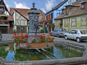 La Fontaine Place du Marché aux Echalas