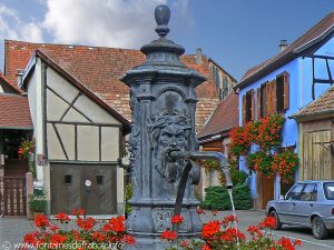 La Fontaine Place du Marché aux Echalas