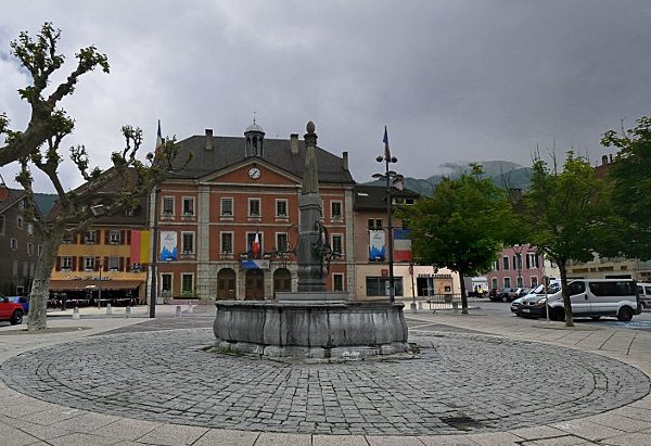La Fontaine Place de l’Hôtel de Ville