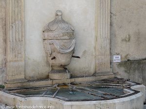 La Fontaine rue des Fontaines