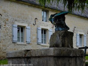 La Fontaine Place des Frères Le Nain