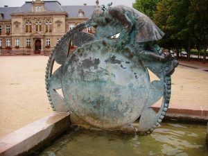 La Fontaine Place du Château