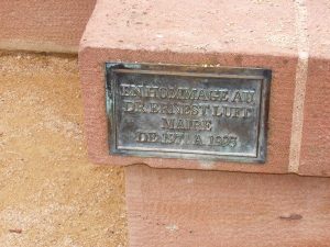 La Fontaine Place du Château