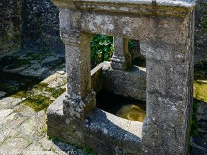La Fontaine St-Caradec dite des Mariés
