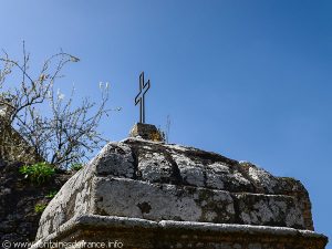 La Fontaine St-Caradec dite des Mariés