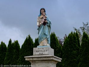 La Fontaine de la Vierge à l'Enfant