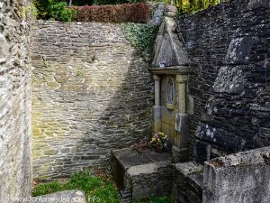 La Fontaine Ste-PhilomèneLa Fontaine Ste-Philomène