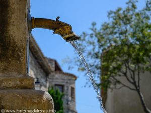 La Fontaine Place de la Bourgade