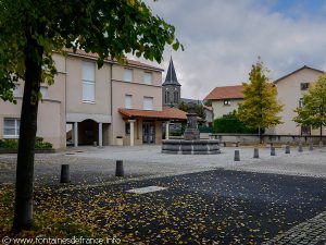 La Fontaine place de la Fontaine
