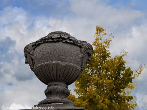 La Fontaine place de la Fontaine