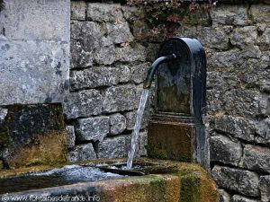 La Fontaine rue de la Fontaine