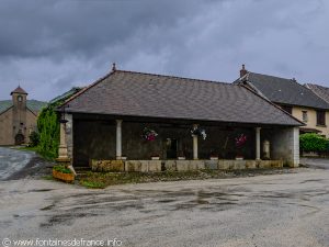 La Fontaine Lavoir rue du Fourneau