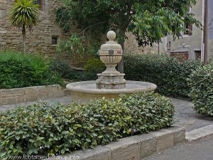 La Fontaine Square de l'Eglise