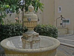 La Fontaine Square de l'Eglise