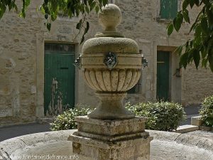 La Fontaine Square de l'Eglise