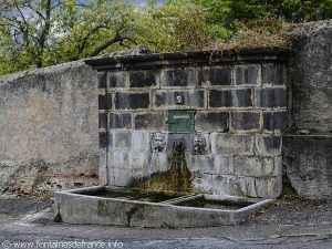 La Fontaine des Trois Têtes