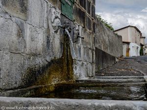 La Fontaine des Trois Têtes