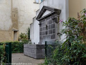 La Fontaine Square du Château