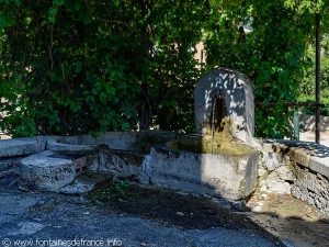 La Fontaine rue des Aires