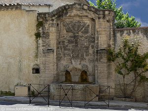 La Fontaine des Dauphins