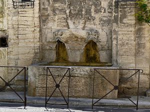 La Fontaine des Dauphins