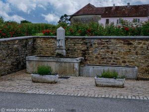 La Fontaine rue de l'Eglise