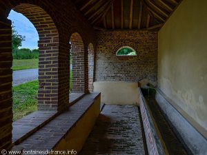 La Fontaine Lavoir rue du Château